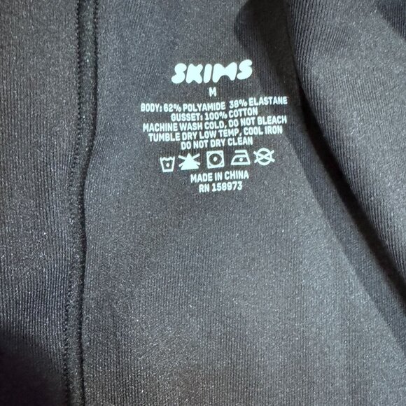 SKIMS Body Long Sleeve Square Neck Dress Onyx Black Size M NWT Sculpt Fit - Picture 4 of 4